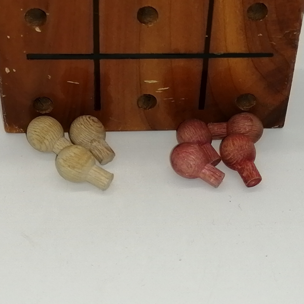 VTG. Travel Tic Tac Toe Game in Wood - Picture 9 of 14